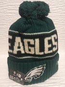 CZAPKA ZIMOWA NEW ERA EAGLES Z POMPONEM (wada produkcyjna)