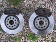 Zaciski kpl. z tarczami i klockami Lancia tHESIS tURBO 305 MM.