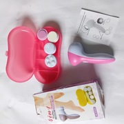 Masażer do twarzy na baterie 