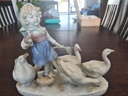 Figurka porcelanowa gesiarki 