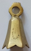 Mały dzwonek mosiężny, wykonany ręcznie; fi 2,8 cm; h 4,5 cm 