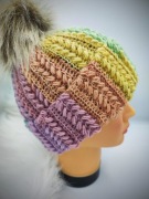 Czapka pleciona warkocze na szydełku handmade zawijana  pompon 