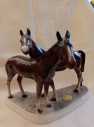 PIĘKNA FIGURKA ,,KONIE" HERTWIG KATZHUTTE