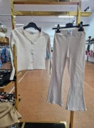 Nowy beżowy komplet prążek zestaw bluzka sweterek + dzwony r. 134/140