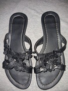 Klapki damskie czarne. Używane. Stan bardzo dobry. Rozmiar 40