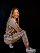 Welurowy komplet dresowy