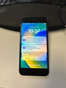 iPhone 8 64GB z uszkodzą tylną obudową