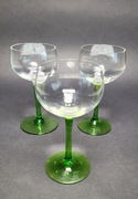 Kieliszek do wina  na zielonej nóżce  z przeźroczystyą czarką