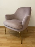 Fotel Westwing brudny różowy złote nóżki aksamit