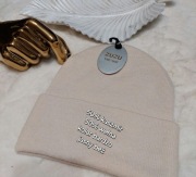 Prosta czapka dzianina prążek unisex skład 50%kaszmir 50% wełna jasny beż