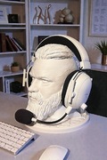 Stojak/podstawka na słuchawki w kształcie wikinga.