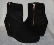 Kozaczki - botki krótkie na koturnie, zamszowe Rozmiar 37-37,5 