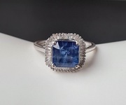 Pierścionek ze srebra rodowanego 925, szafir kaszmirski, diamenty 