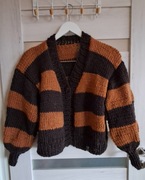 Sweter-kardigan z wełny 100% peruwianskiej.