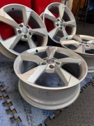 Oryginalne Felgi r19 Audi jak nowe 83A601025N alufelgi