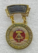 Odznaka Honorowa za Zasługi dla Edukacji Socjalistycznej. (NRD)