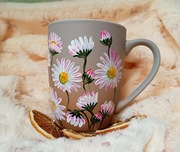 Stokrotkowe love kubek ręcznie malowany 300 ml.