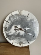 Zegar z żywicy epoksydowej o średnicy 40 cm 