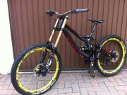 Rower dh demo 8 (fox saint nie trek fuzz tues