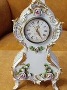 Zegar porcelanowy Kominkowy Kaiser w stylu ROKOKO wys.25cm.13cm.