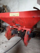 Rozsiewacz nawozów Jarmet dwutarczowy;hydrauliczny