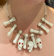 Zestaw Naszyjnik z Kości i czaszek Halloween i bransoletki czaszka i kości 
