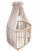 Baldachim woal nad łóżeczko że stelażem