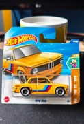 BMW 2002 ( 70's vs 90's ) Hot Wheels