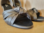 Szare szpilki J&J Jennifer 38 eleganckie niskie obcas 7 cm jak nowe