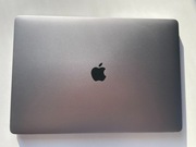 Macbook a1990 i9 32gb ram ssd 520