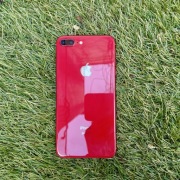 iPhone 8 Plus 64 GB czerwony, 100% baterii, stan idealny (zarezerwowany)