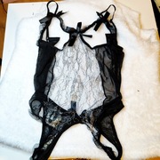 Gorset czarny koronkowy koronka seksowna kokardki 42 XL