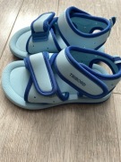 Sandałki piankowe 23