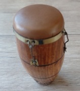 Bębenek ozdobny drewniany