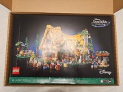 LEGO 43242 Disney - Chatka Królewny Śnieżki i siedmiu krasnoludków