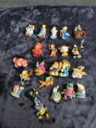 Zestaw starych zabawek z Kinder Surprise