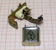 Rezonator kwarcowy KWARC 2020kHz z podstawką [M1-A47]2