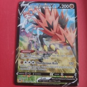 POKEMON karta ZapdosV Galarian