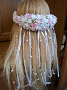 Wianuszek komunijny delikatny bialo różowy asymetryczny 