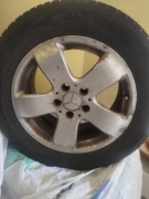 Komplet (4szt.) opon Nokian WR D4 225/55 R16 na alu felgach Mercedesa