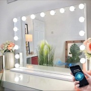 lustro z oświetleniem Bluetooth