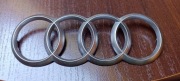 Emblemat pokrywy silnika Audi