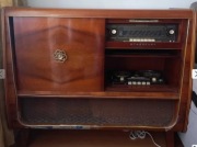 70 letnia niemiecka radiola lampowa Stern-Radio Stassfurt z 1957 roku