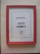 ramka 18 x 24 cm czerwona do postawienia lub powieszenia
