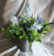 Wiosenna kompozycja kwiatowa 