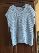 Szeroki ażurowy top z włóczki Paris