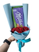 Bukiet z różami wiecznymi i czekoladą- Prezent na Walentynki/Dzień Kobiet