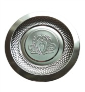 Talerz metalowy kolor srebrny wytłaczany relief 20cm