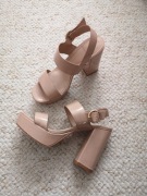 38 lakierowane platformy H&M