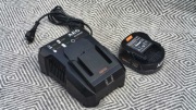 Ładowarka AEG AL1214 + bateria 1,5 Ah 12V